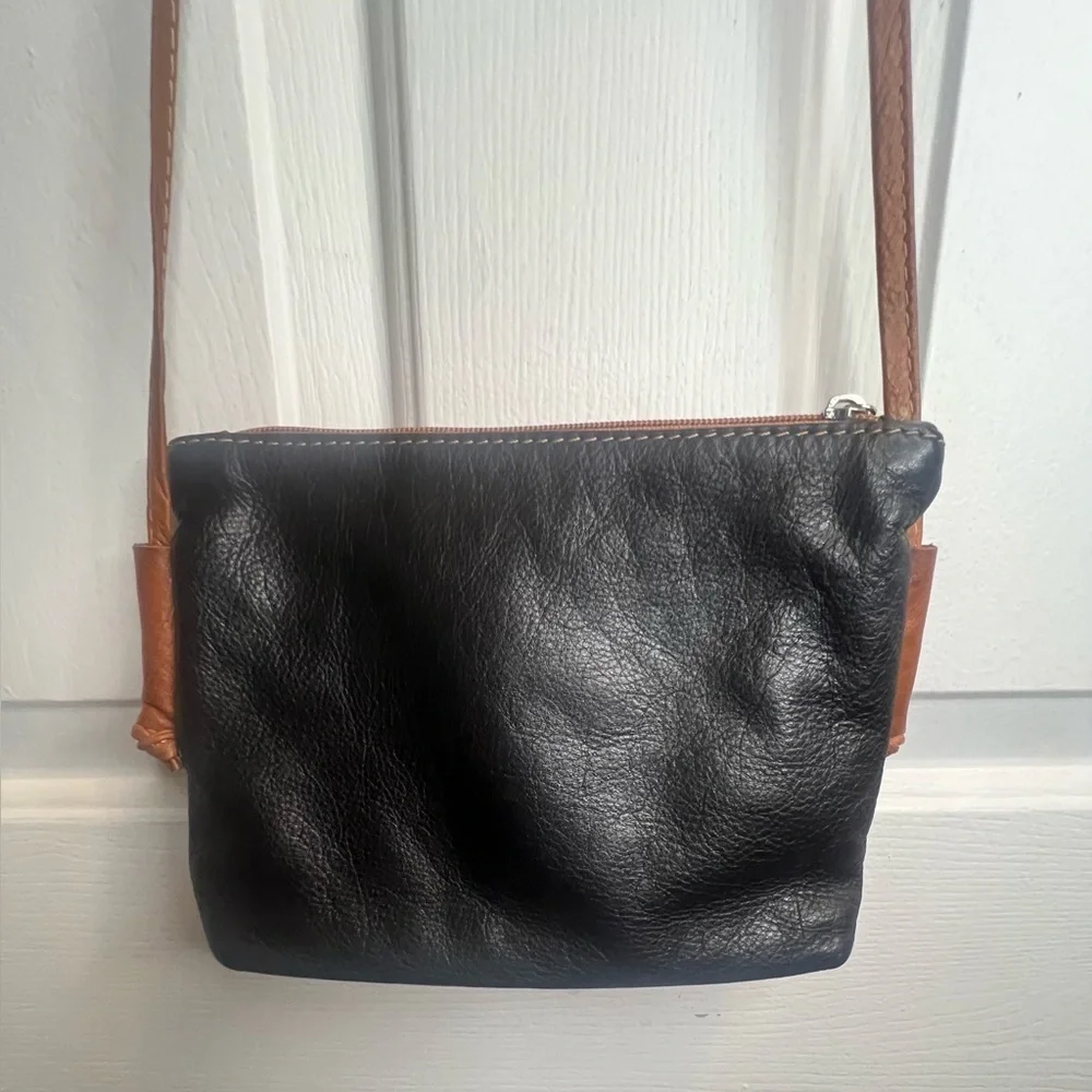 Elegant Black and Tan Leather Crossbody Bag